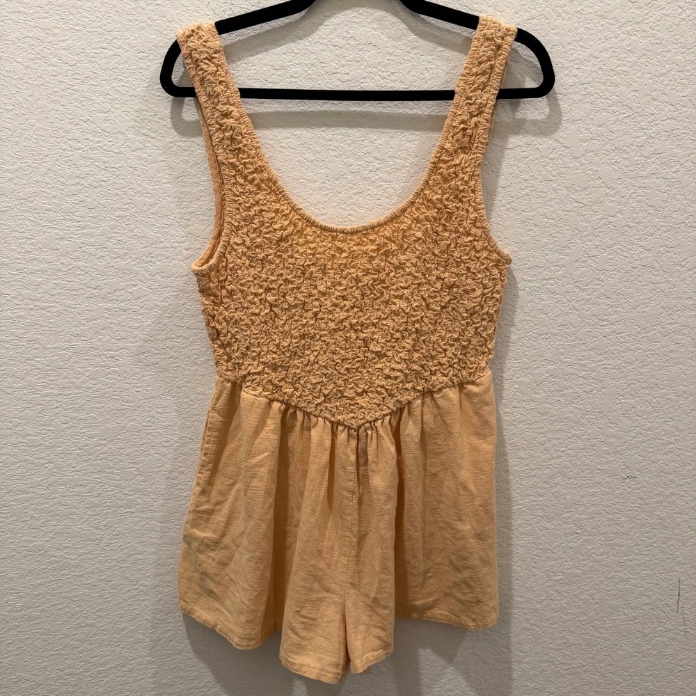 Free People Smocked Textured Shorts Romper Peach Apricot Sleeveless Pockets L